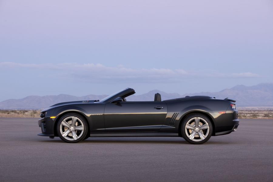  Chevrolet Camaro ZL1 Convertible 2013 года  (фото 11 из 26)